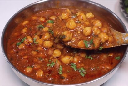 Thumbnail for Chole Ki Sabji Recipe In Hindi